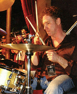 Mickey Curry Drummerworld